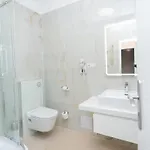 潘普鲁洪尼斯图利酒店 酒店 3*