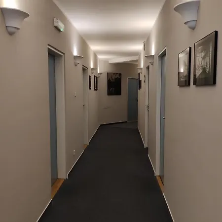 Tulipan Hotel Průhonice