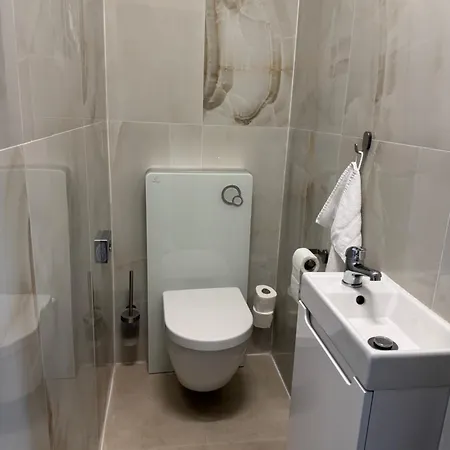 潘普鲁洪尼斯图利酒店