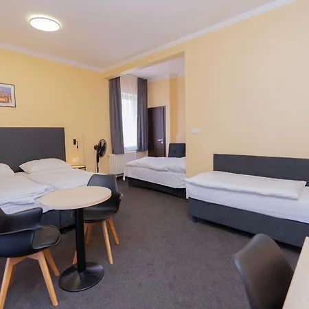 酒店 潘普鲁洪尼斯图利酒店