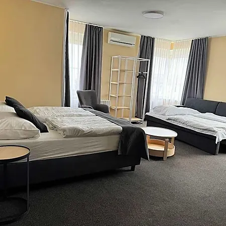 Hotel Tulipan Průhonice