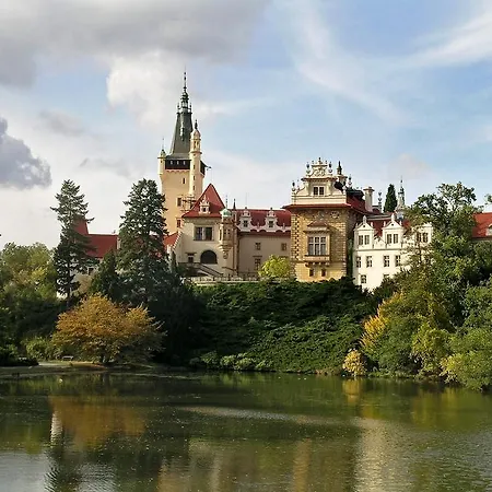 Tulipan 3* Průhonice