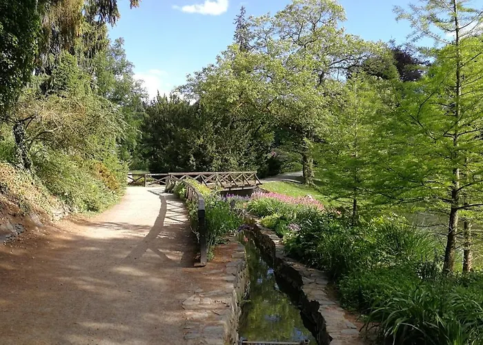 潘普鲁洪尼斯图利酒店