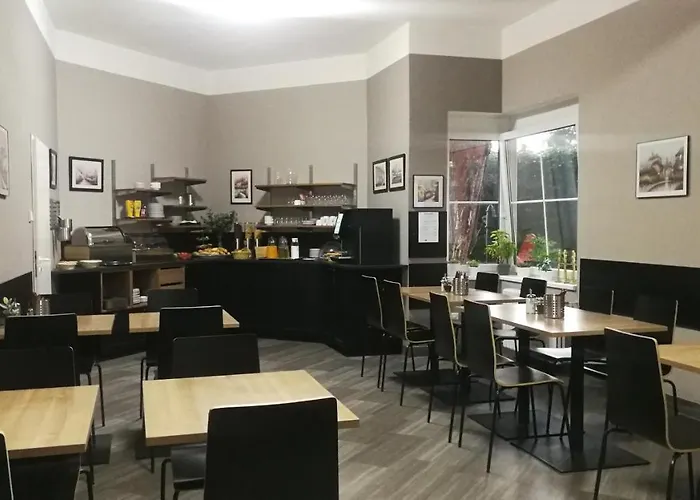 潘普鲁洪尼斯图利酒店 普鲁奥尼斯