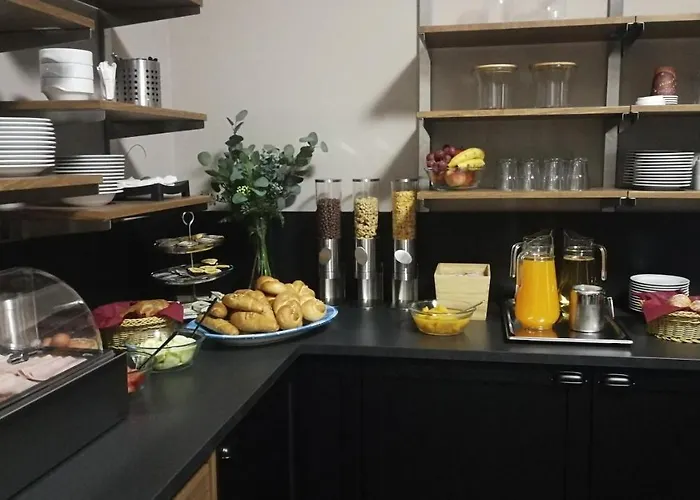 潘普鲁洪尼斯图利酒店 酒店