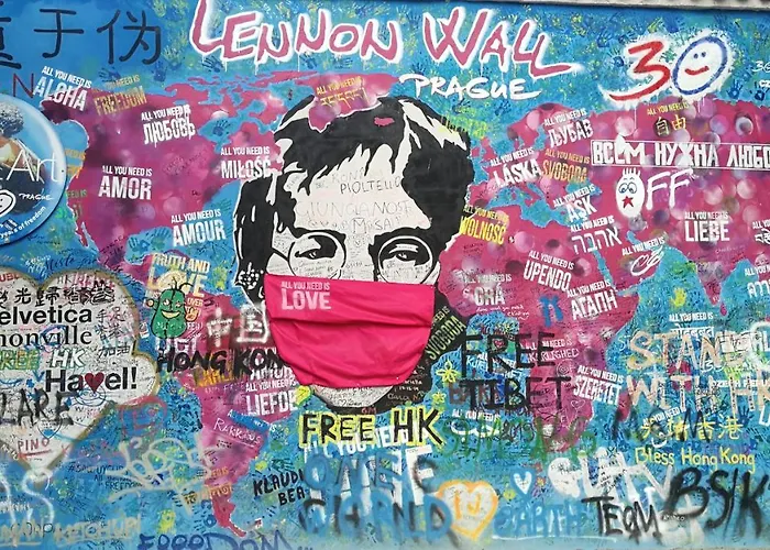 潘普鲁洪尼斯图利酒店 酒店 3*