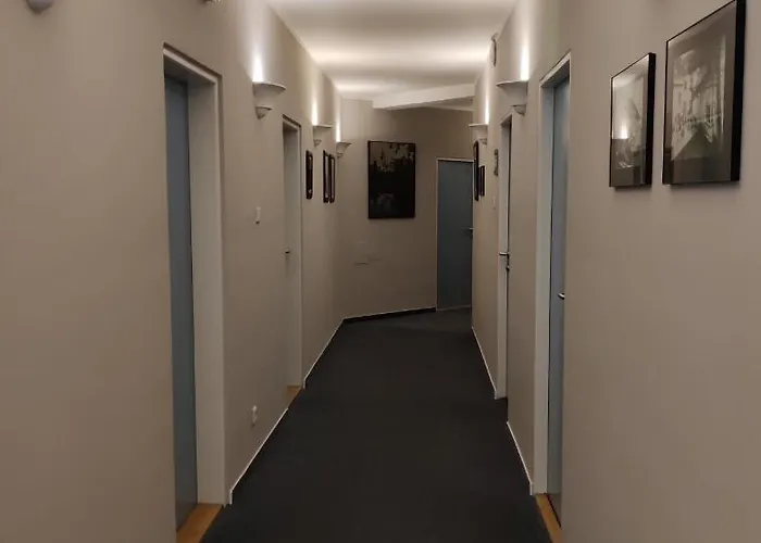 Tulipan Hotell Prŭhonice