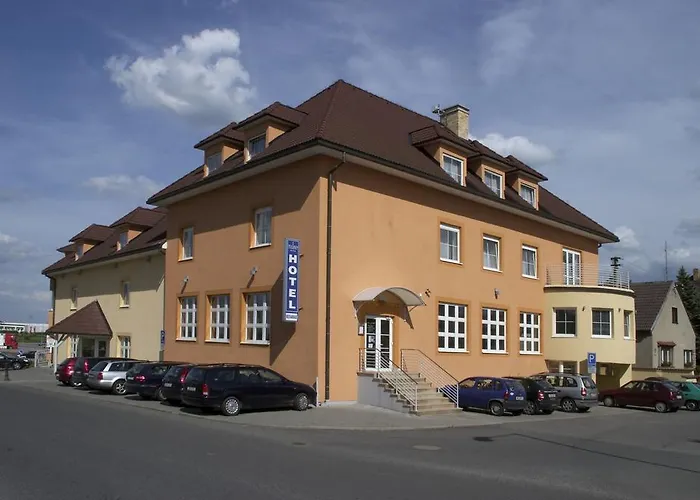 Hotell Tulipan Prŭhonice
